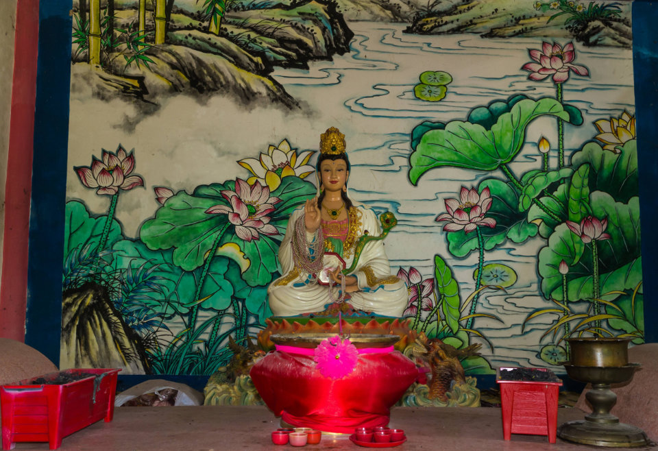 Chinese God to Worship at Home