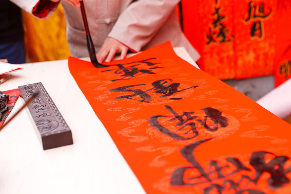 How to Select the Perfect Feng Shui Painting for Your Home