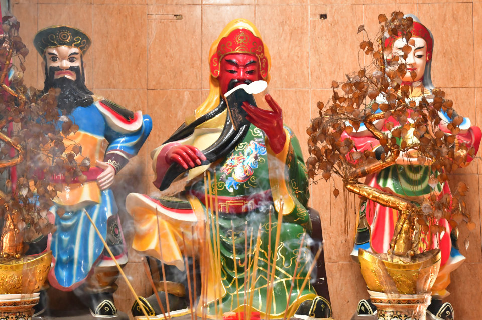 How to Pray to Guan Gong: A Step-by-Step Guide