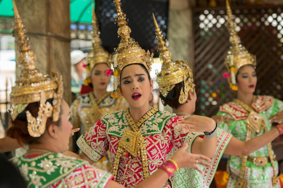 Pray to the Four-Faced Buddha at Erawan Shrine