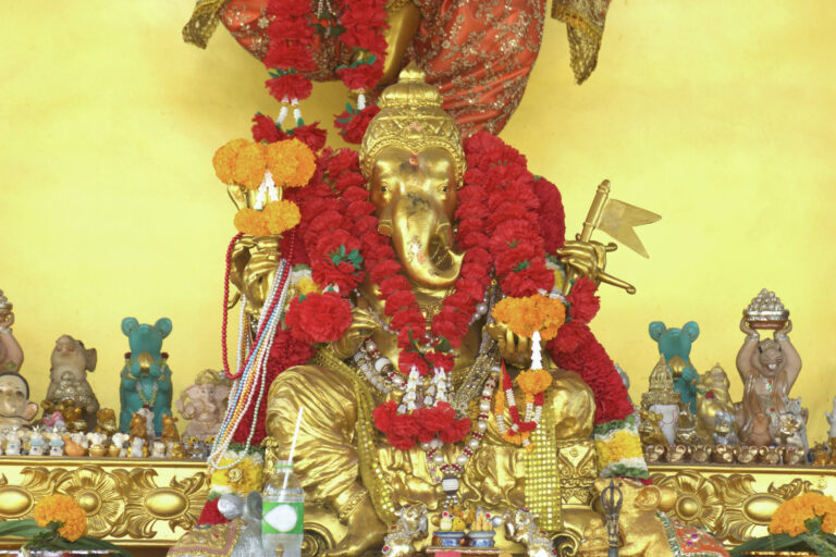 Best Lord Ganesha Mantras and How to Worship Lord Ganesha Correctly